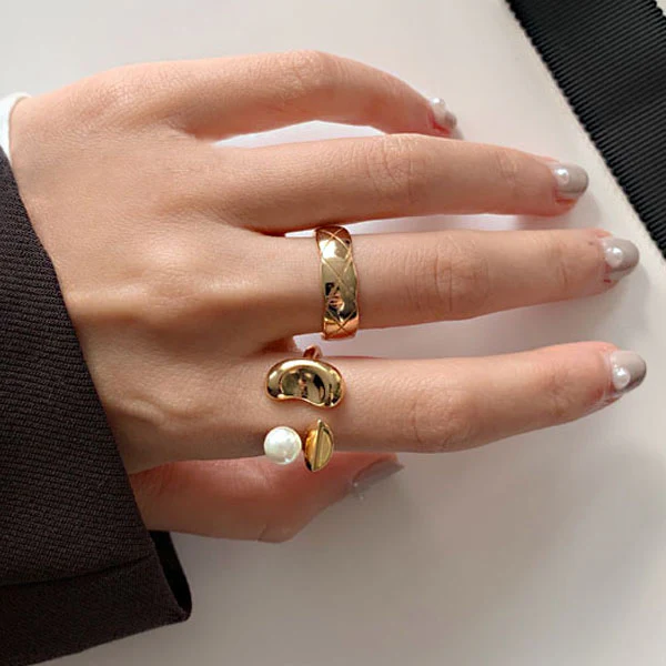 Adele Chic Pearl Gold Ring - Image 4