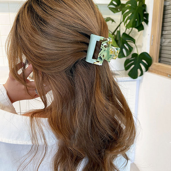 Alita French Fresh Green Rectangle Hair Clip - Image 2