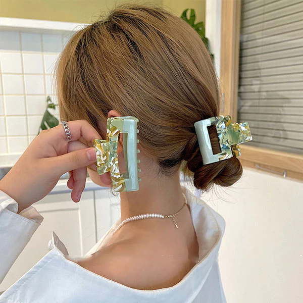 Alita French Fresh Green Rectangle Hair Clip - Image 3