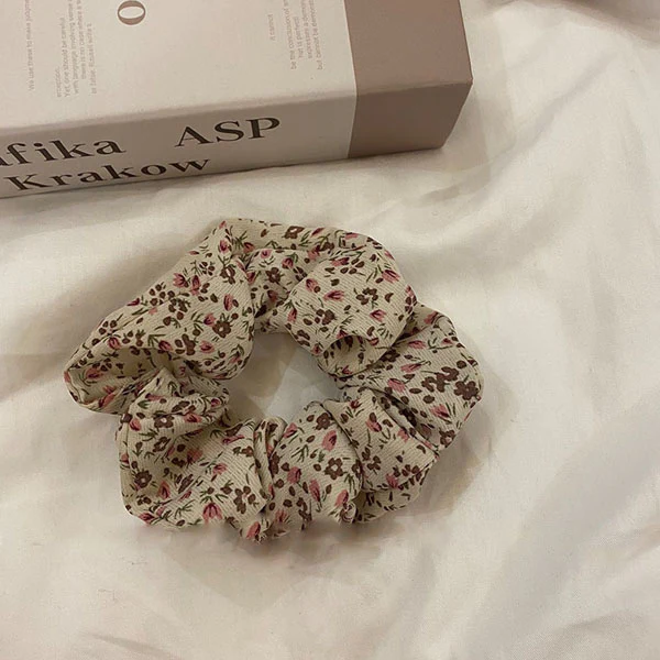 Bella Solid / Floral Print Scrunchie - Image 3