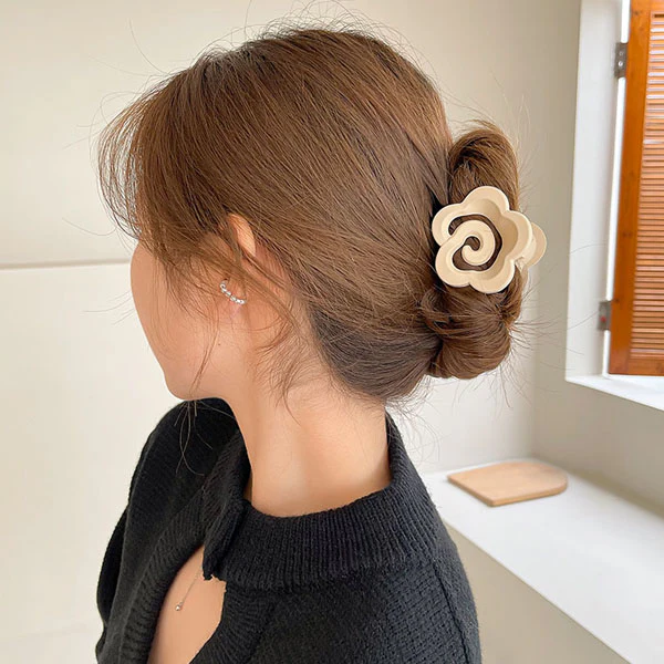 Chloe Rounded Floral Hair Clip - Image 2