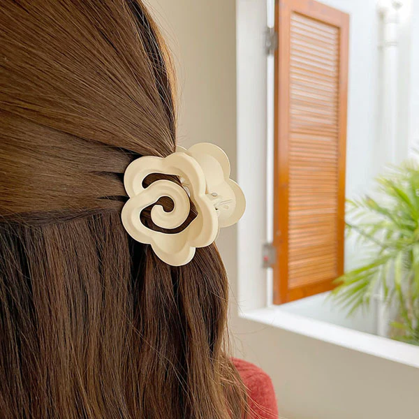 Chloe Rounded Floral Hair Clip - Image 3