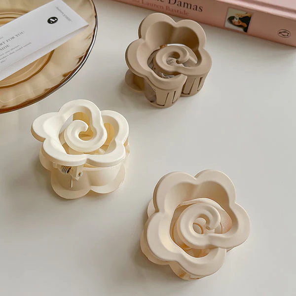 Chloe Rounded Floral Hair Clip - Image 6