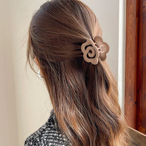 Chloe Rounded Floral Hair Clip - Image 7