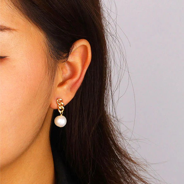 Nikea Chain Pearl Earrings - Image 3