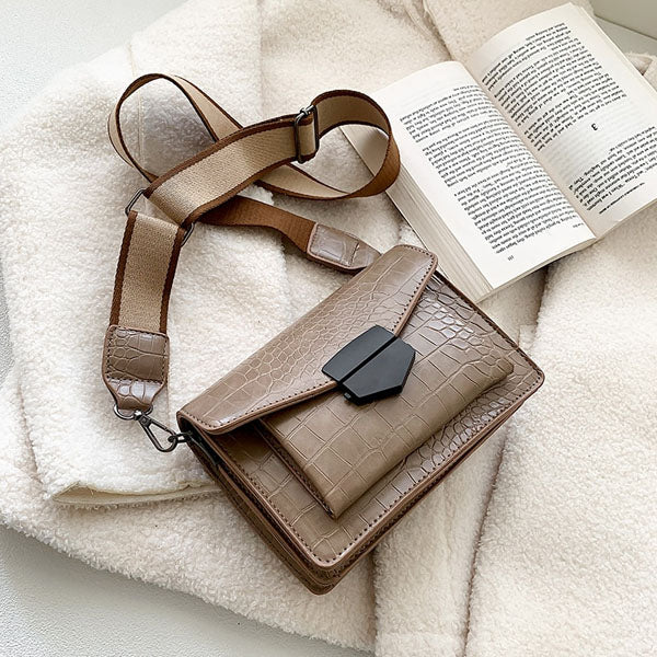 Elize Lux Handbag - Image 11