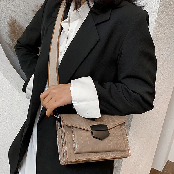 Elize Lux Handbag - Image 8