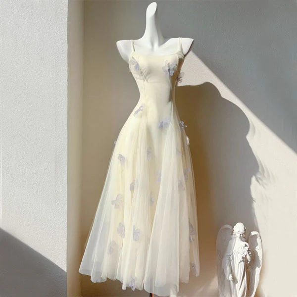 Evelune Butterfly Lace Embellishment Tulle Evening Dress - Image 9