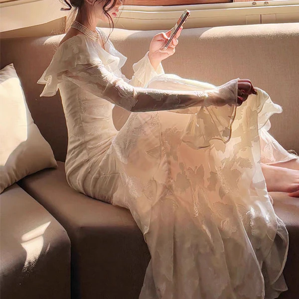 Genevieve Romantic Vintage-Inspired Ivory Tiered Evening Dress - Image 3