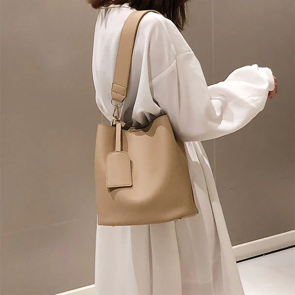 Janise Bucket Tote Bag - Image 7