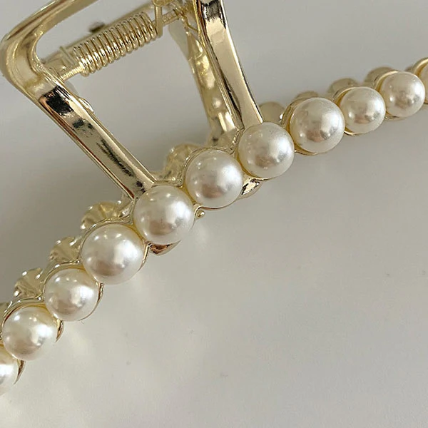 Jolene Gold Pearl Hair Clip - Image 10