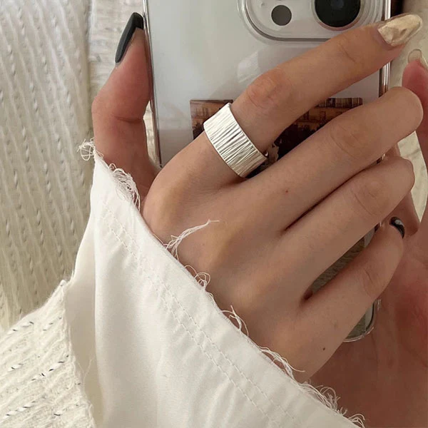 Kelsi 925 Silver Textured Ring - Image 4