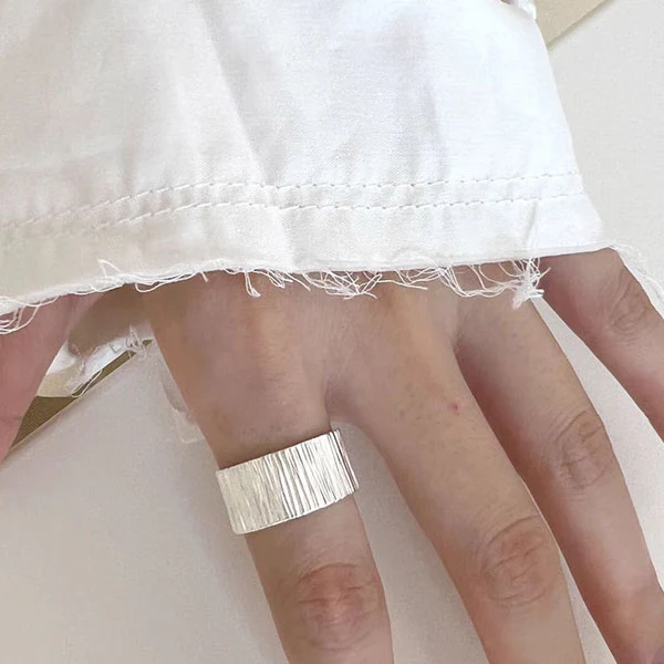 Kelsi 925 Silver Textured Ring - Image 5