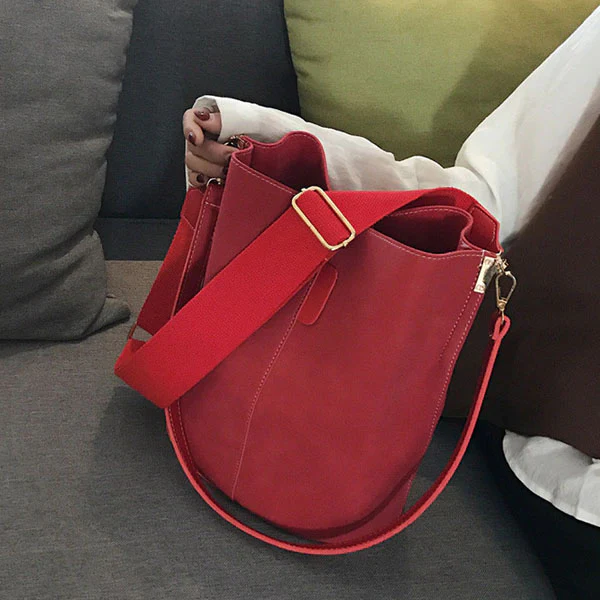 Kristy Chic Bucket Bag - Image 15