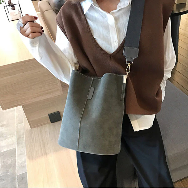 Kristy Chic Bucket Bag - Image 16