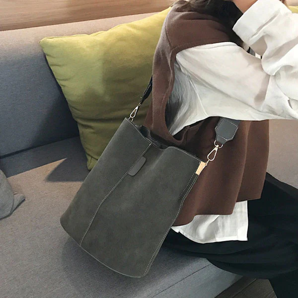 Kristy Chic Bucket Bag - Image 18