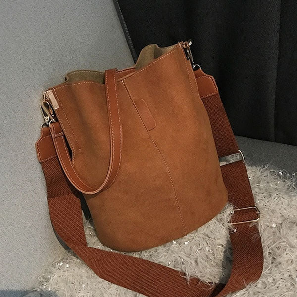 Kristy Chic Bucket Bag - Image 4