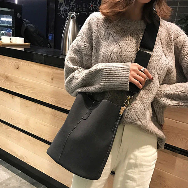 Kristy Chic Bucket Bag - Image 6