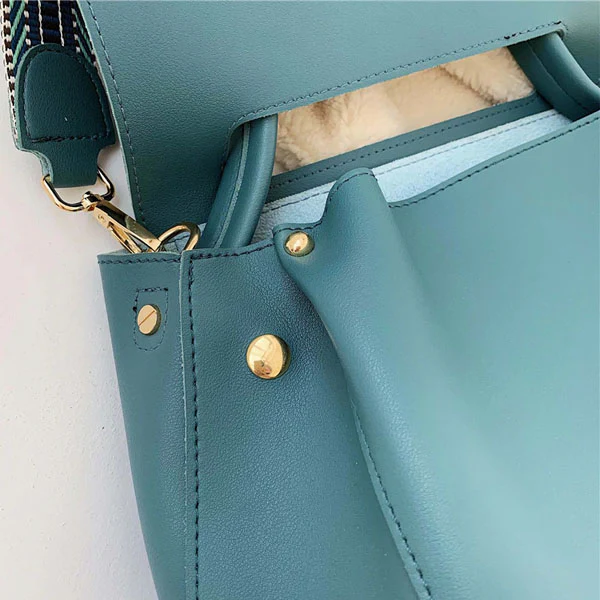 Luna Classic Messanger Tote Bag - Image 11