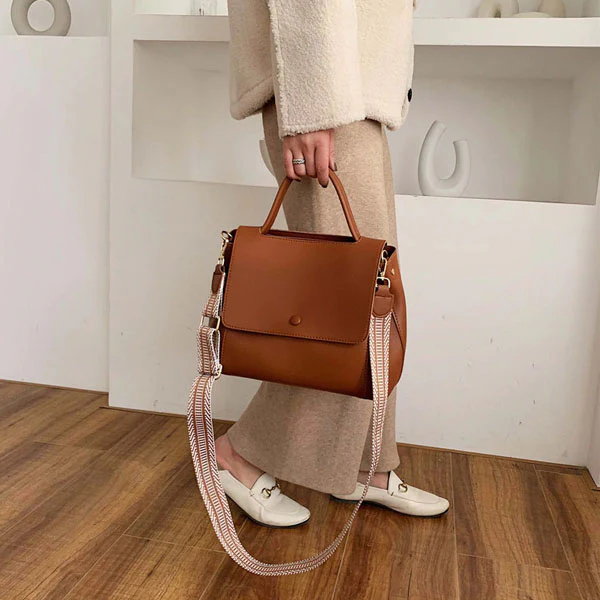 Luna Classic Messanger Tote Bag - Image 21