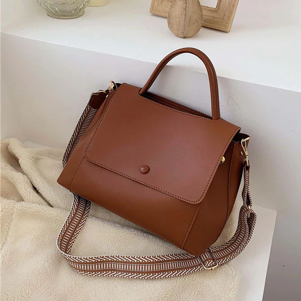 Luna Classic Messanger Tote Bag - Image 22