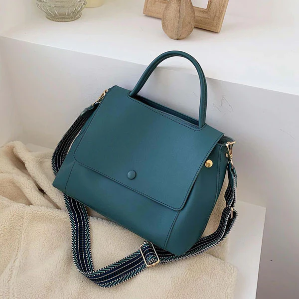 Luna Classic Messanger Tote Bag - Image 8