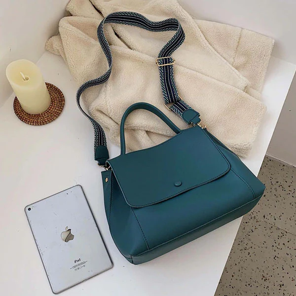 Luna Classic Messanger Tote Bag - Image 9