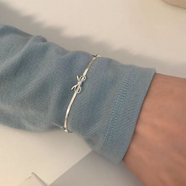 Luna Silver Bow Snake Chain Bracelet - Image 6