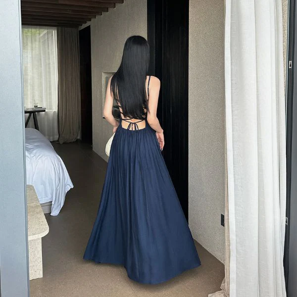 Lyra Elegant Backless Navy Maxi Dress - Image 2