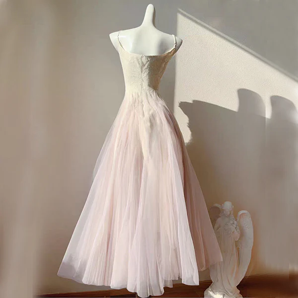 Lyra Romantic Lace Embellishment Tulle Evening Dress - Image 10