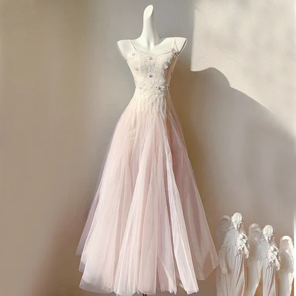 Lyra Romantic Lace Embellishment Tulle Evening Dress - Image 9