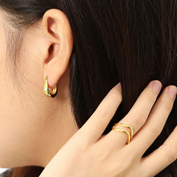 Mag U-Shaped Earrings - Image 3