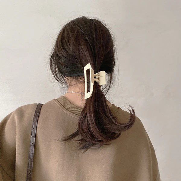 Melissa Rectangle Hair Clip - Image 7