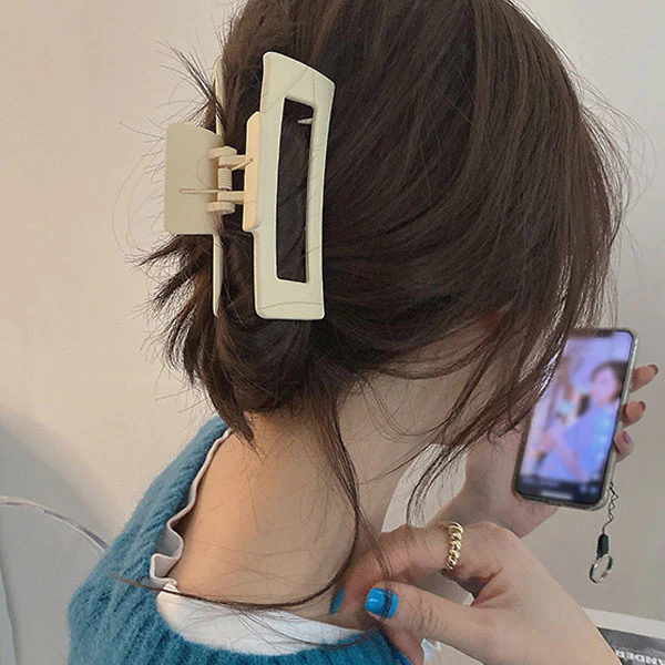 Melissa Rectangle Hair Clip - Image 9