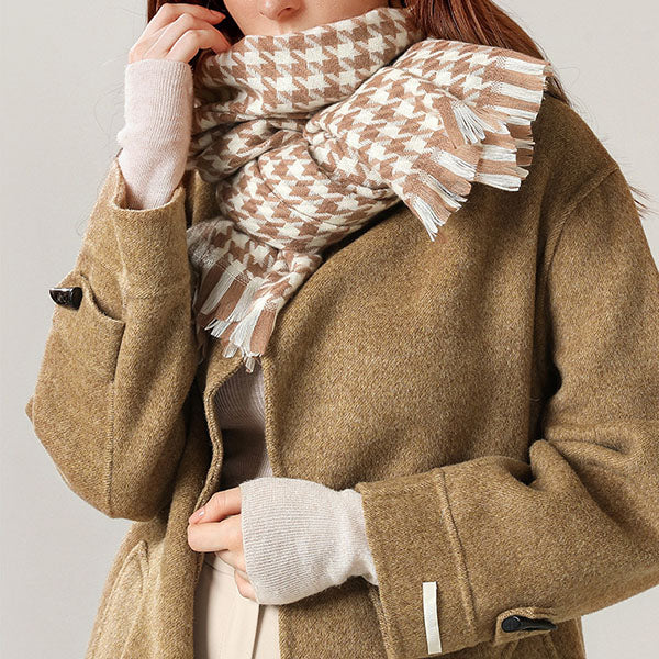 Michelle Houndstooth Fringe Scarf - Image 11