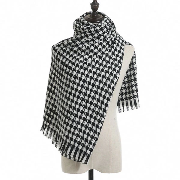 Michelle Houndstooth Fringe Scarf - Image 4