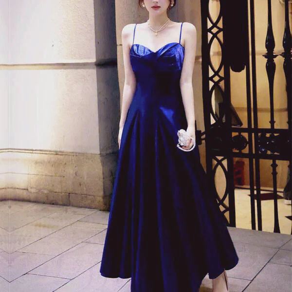 Mira Elegant Navy Sweetheart Neckline Evening Dress - Image 5