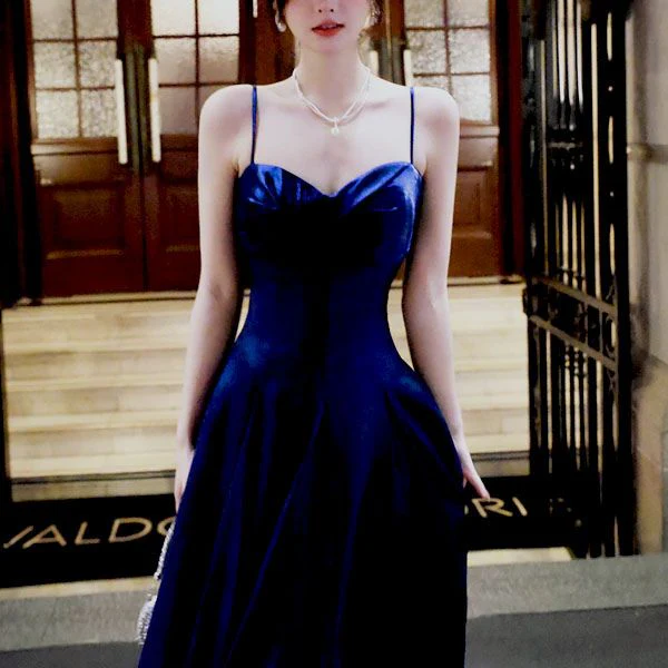 Mira Elegant Navy Sweetheart Neckline Evening Dress - Image 6