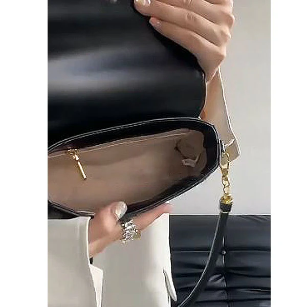 Mollie Elegant Crossbody Bag - Image 4