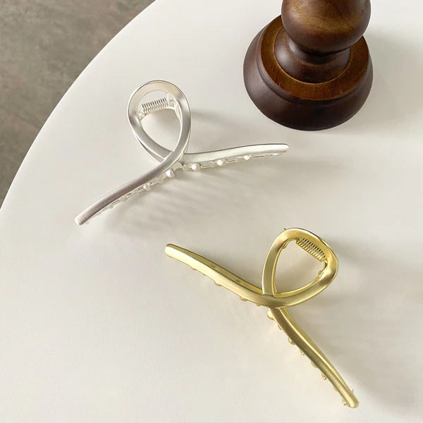 Nila Simplistic Hair Clip - Image 2