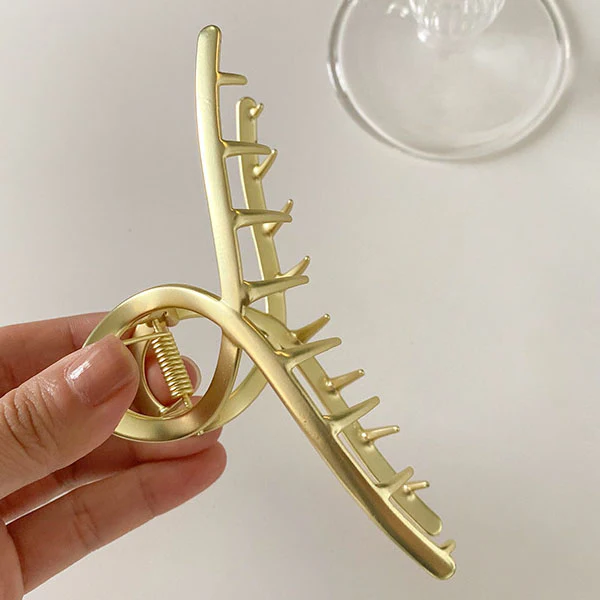Nila Simplistic Hair Clip - Image 5