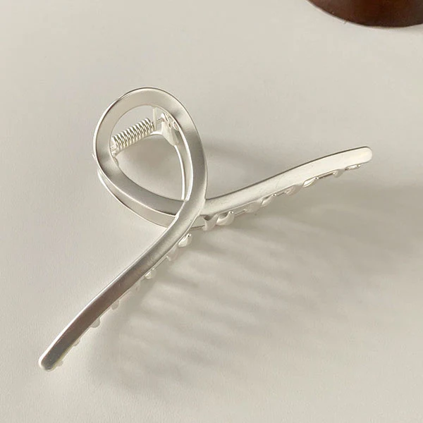 Nila Simplistic Hair Clip - Image 6