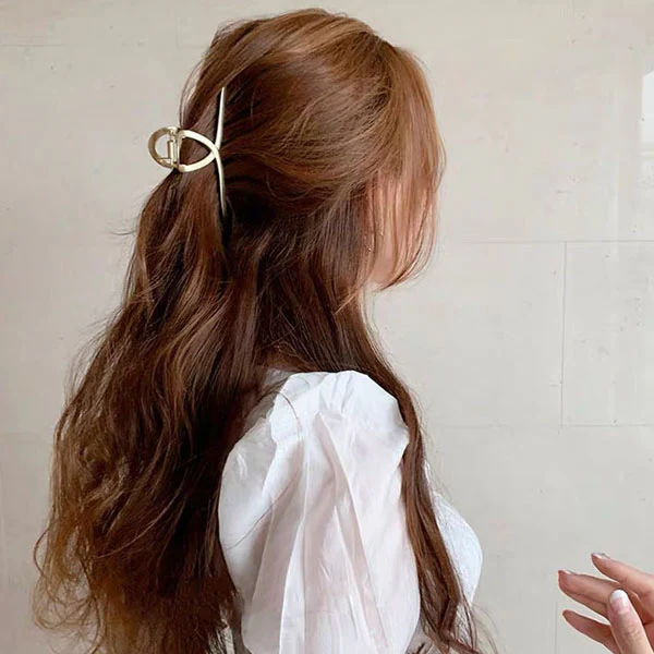 Nila Simplistic Hair Clip - Image 8