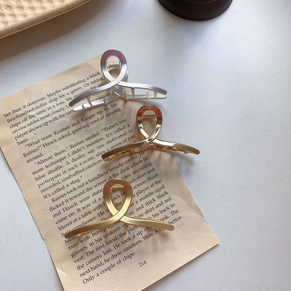 Nila Simplistic Hair Clip - Image 9