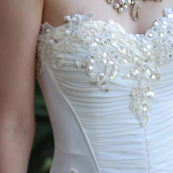 Rosa Ethereal Lace Corset Ruffle Party Dress - Image 7