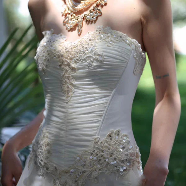Rosa Ethereal Lace Corset Ruffle Party Dress - Image 9