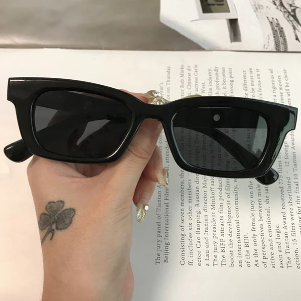 Sammi Rectangle Vintage Sunglasses - Image 7
