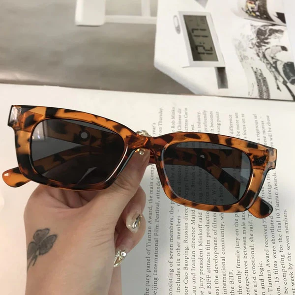 Sammi Rectangle Vintage Sunglasses - Image 9