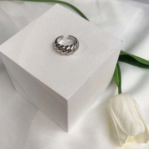 Yuri Twist It Up Ring - Image 8